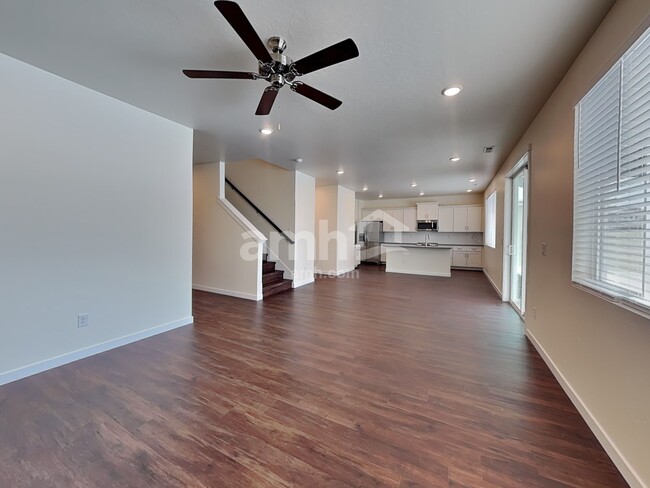 Building Photo - 9413 W Shumard St
