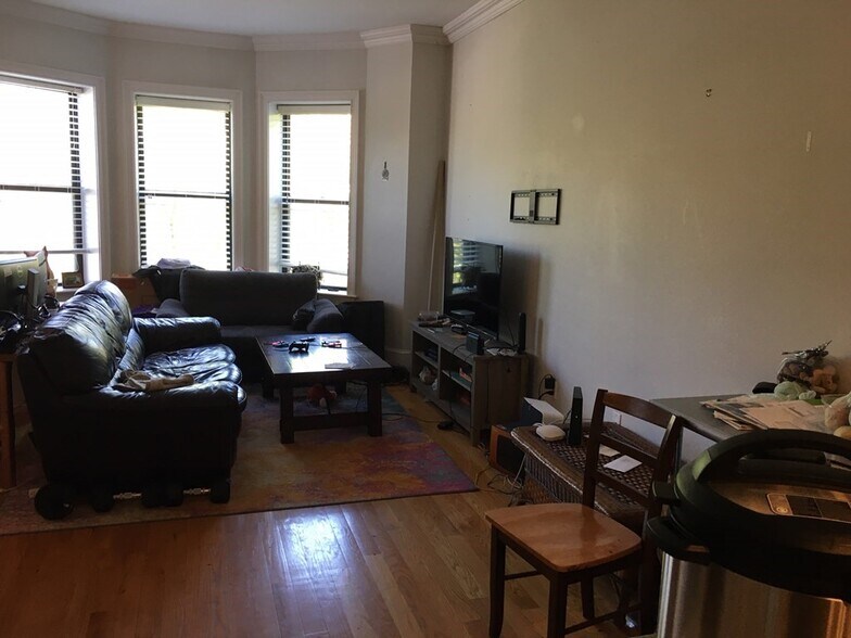 Building Photo - 1081 Beacon St