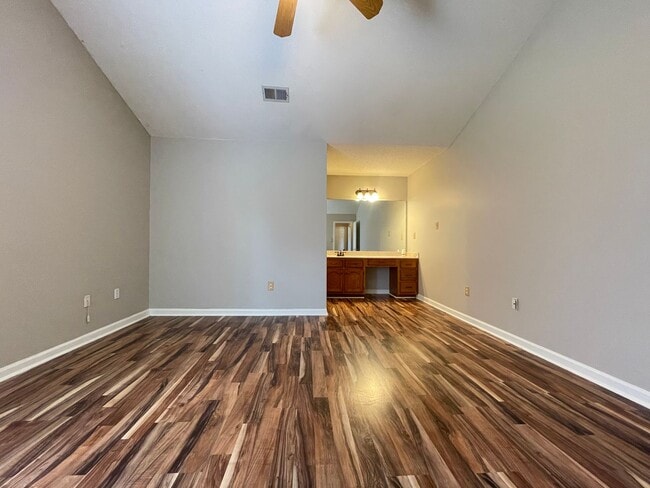 Building Photo - Adorable home, close to the casinos! Country living!