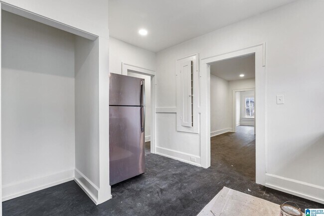 Building Photo - 1101 7th Ave W