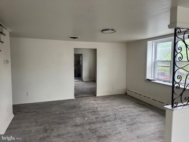 Building Photo - 6648 Lansdowne Ave