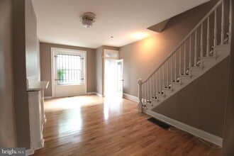 Building Photo - 1732 N Sydenham St