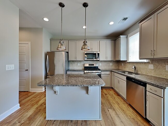Building Photo - 506 Holden Forest Dr