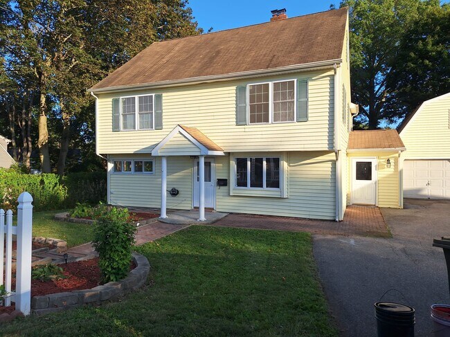 Building Photo - 132 Wepawaug Dr