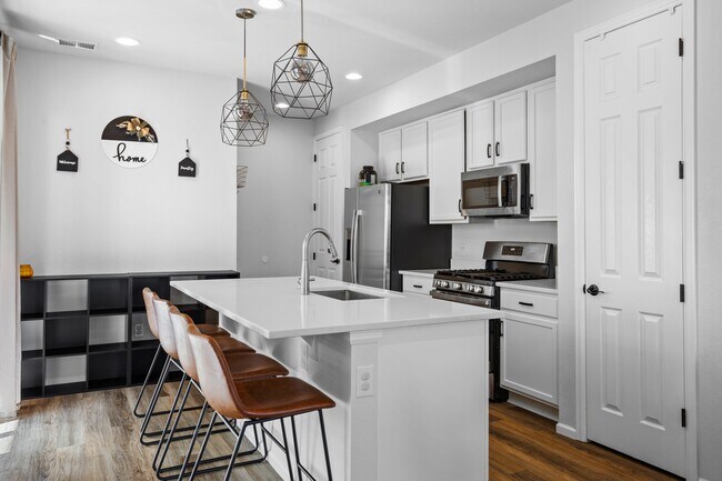 Building Photo - 1623 S Andes Cir