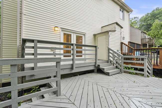 Building Photo - 1077 Armstrong Mill Rd