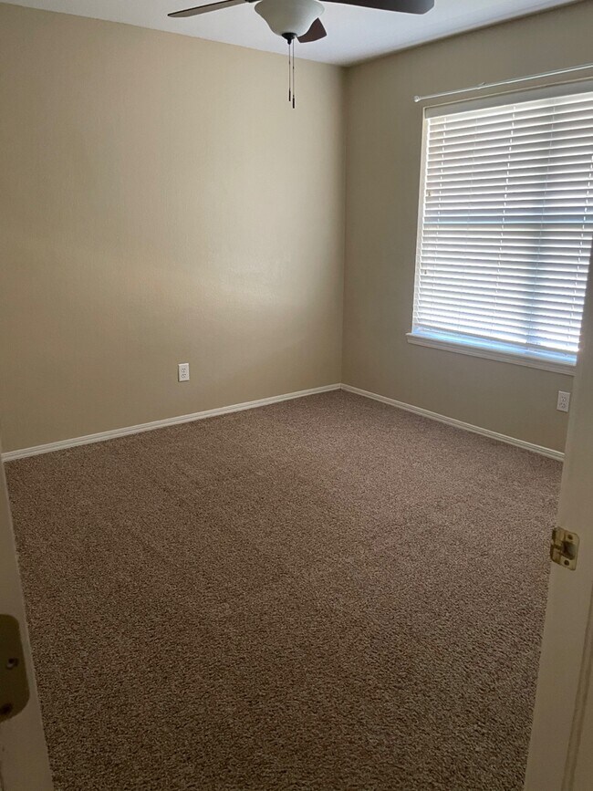 Building Photo - 10413 NW 45th St