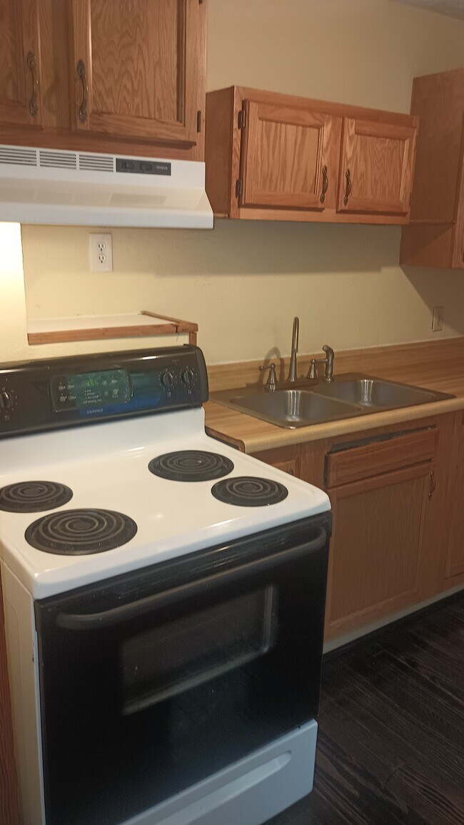 Building Photo - 3316 Overbrook Dr