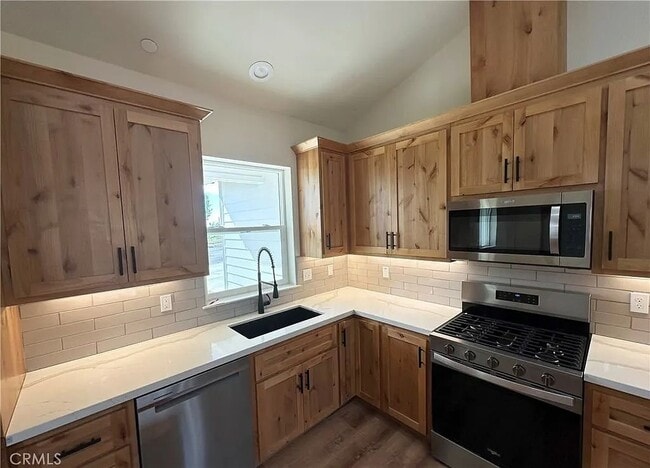 Building Photo - 5980 Crestmoor Dr