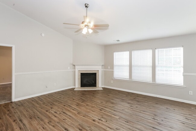 Building Photo - 5207 Hildreth Court