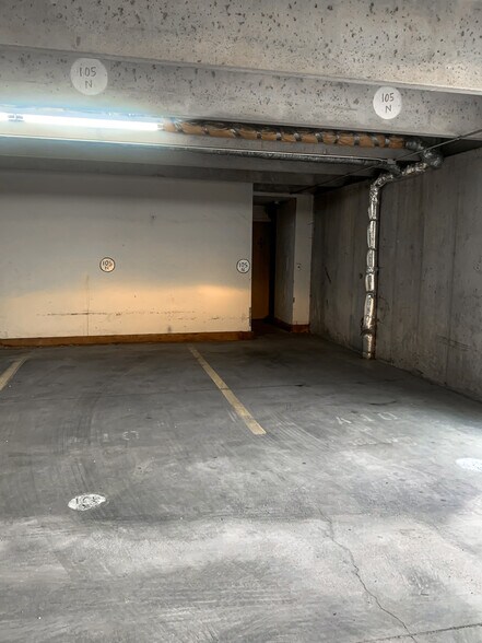 2 underground reserved parking spaces - 591 N 200 E