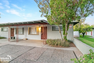 Building Photo - Charming 2Bdm 1Ba Apartment in Phoenix - M...
