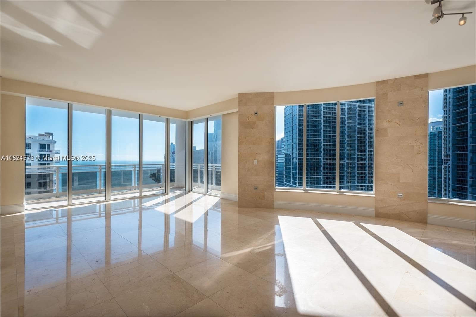 Building Photo - 901 Brickell Key
