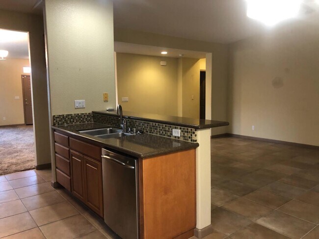 Building Photo - 1764 E Golden Way