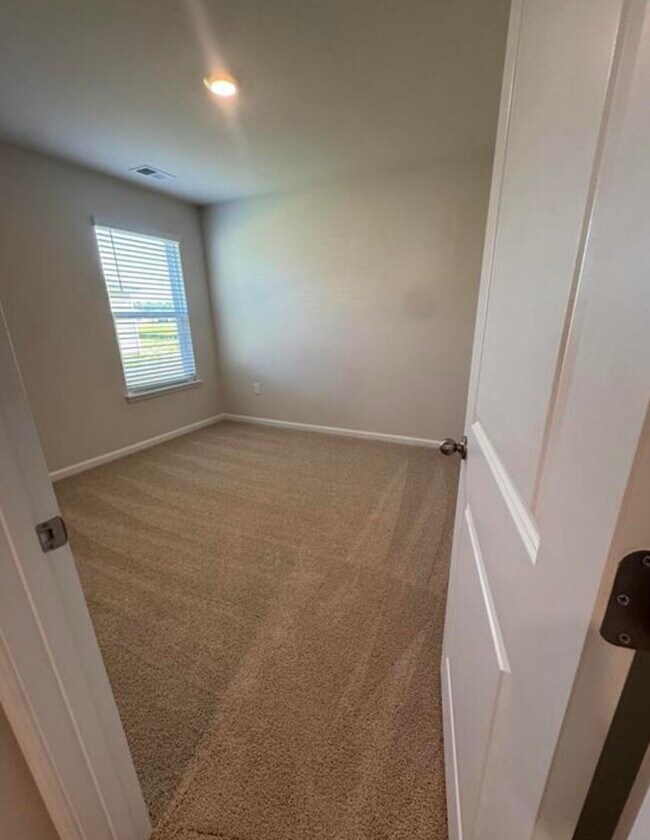 Building Photo - 403 Acosta Cir