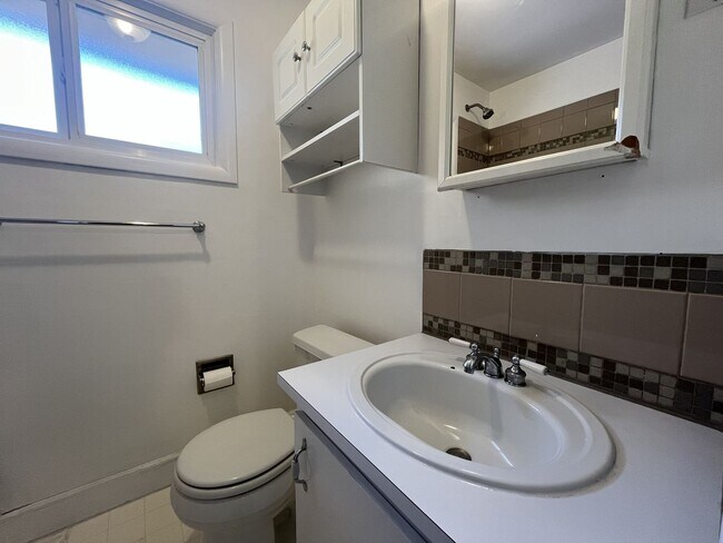 Building Photo - Beautiful 3-Bedroom Home with Remodeled Kitchen, Dual Living Spaces & Spacious Backyard