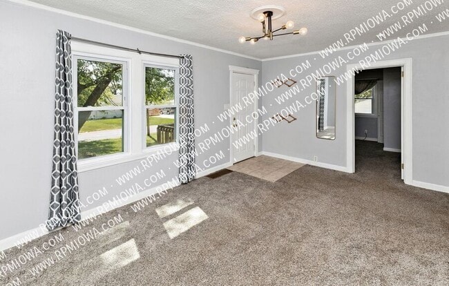 Building Photo - 713 Maxwelton Dr