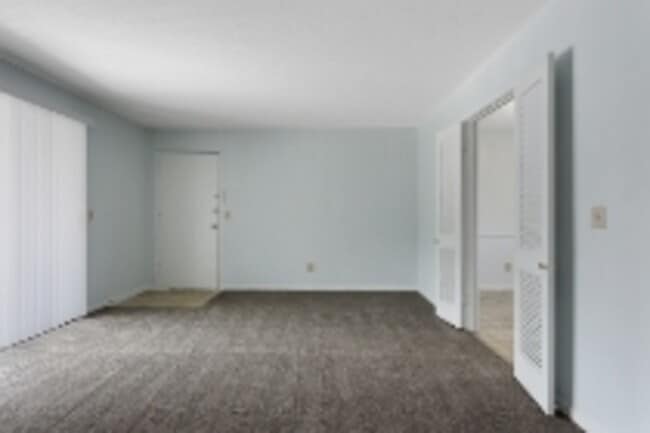 Building Photo - 429 W 87 Pl