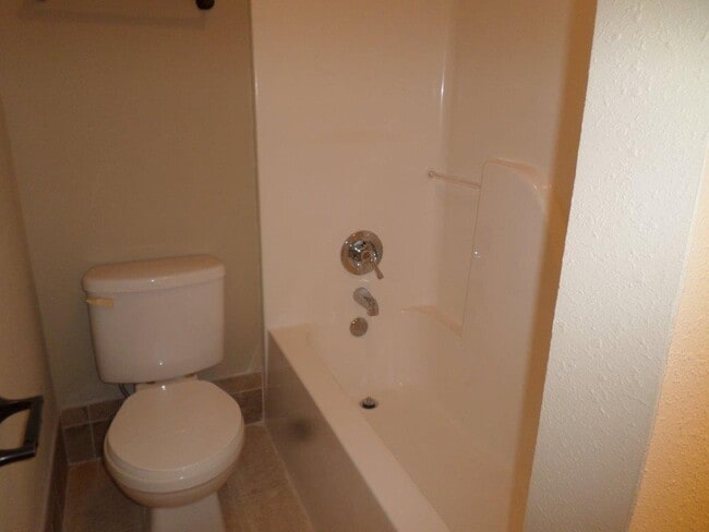 Building Photo - Nineteenth Street - 1312