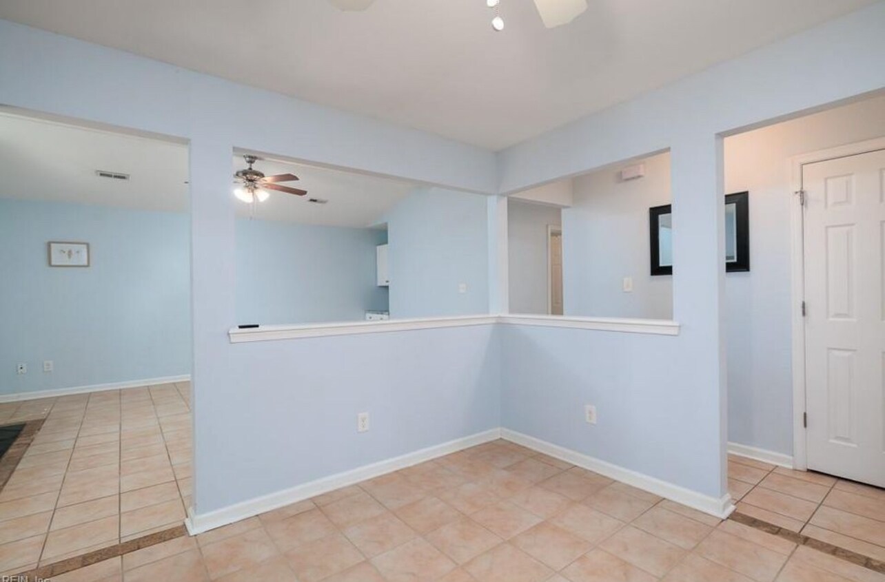Building Photo - 1307 Eaglewood Dr