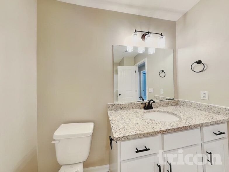 Building Photo - 220 Signature Pl