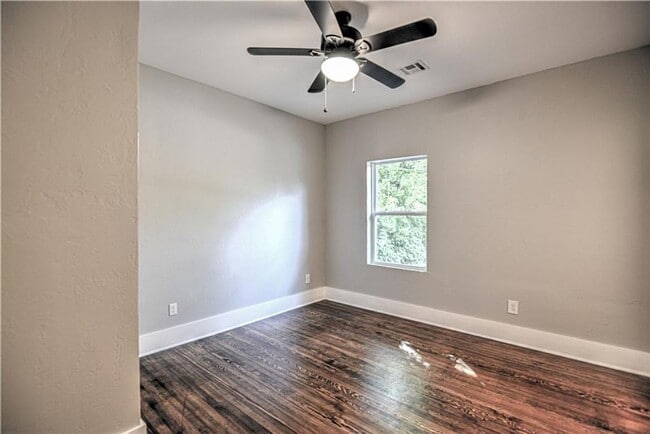 Building Photo - 1118 NW 33rd St