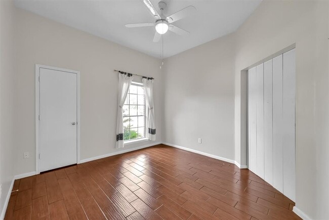 Building Photo - 10914 Waterview Cir