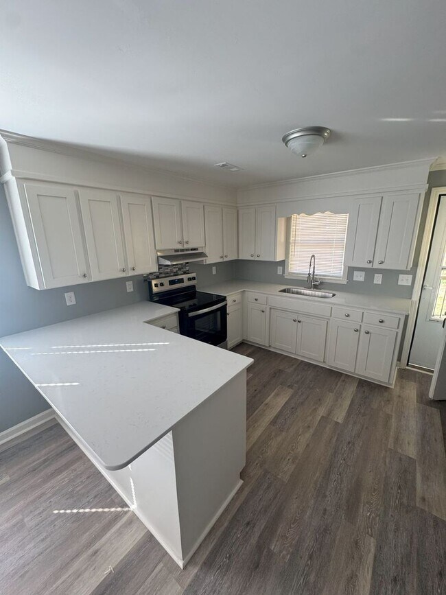 Building Photo - New Price - Totally Renovated Arts and Cra...