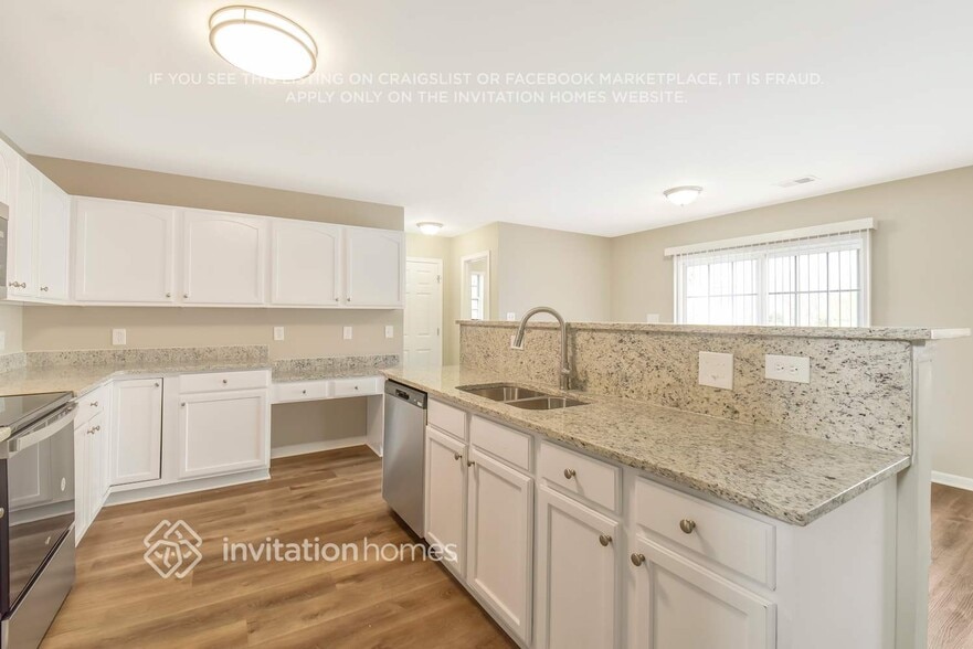 Building Photo - 4664 Cedar Rock Dr