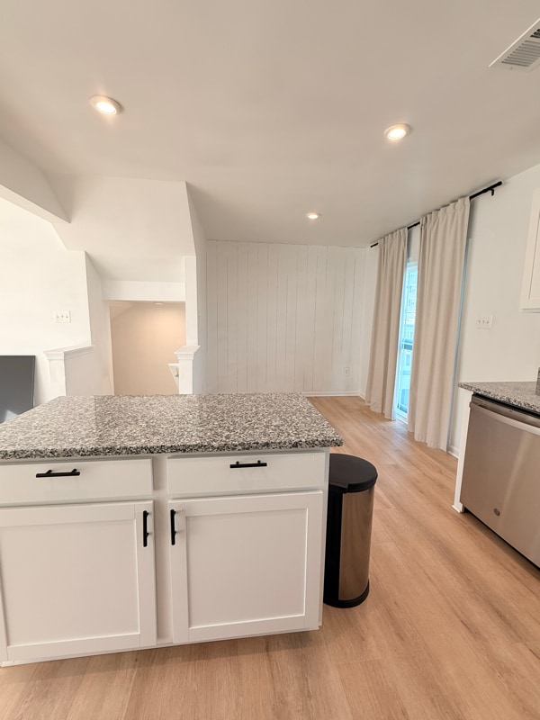 Building Photo - 28 Sebago Pl