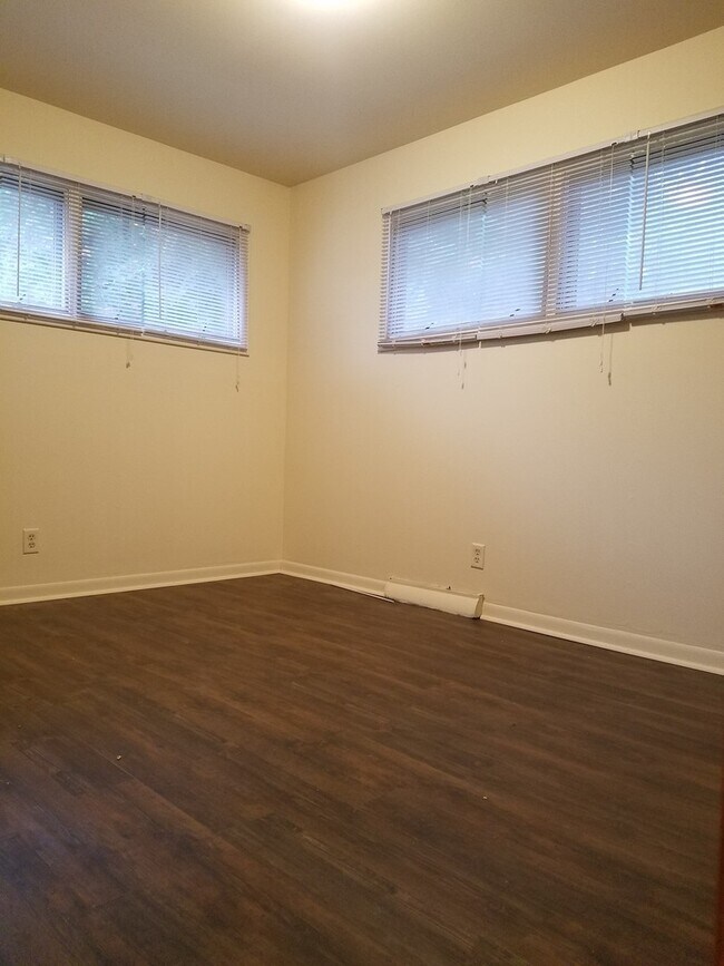 Building Photo - Three Bedroom Ranch in Northeast Grand Rapids