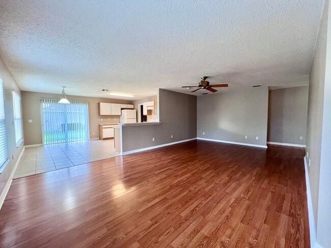 Building Photo - Waterford Chase-Osprey Ridge Community 3 B...