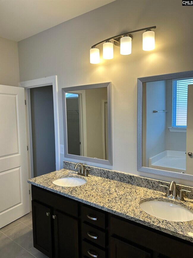 Building Photo - 905 Layton Way