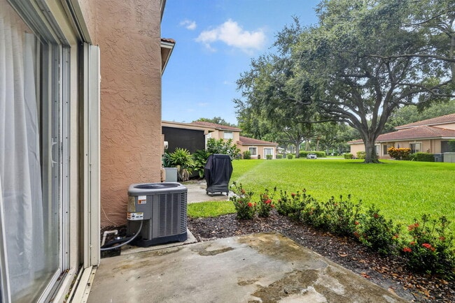 Building Photo - 9899 Kamena Cir