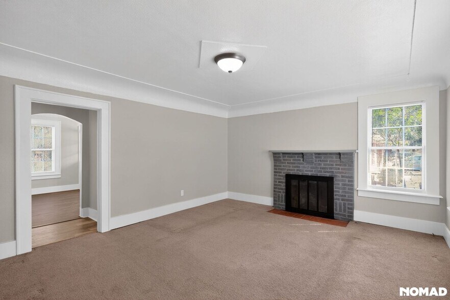 Building Photo - 2002 E 51st St