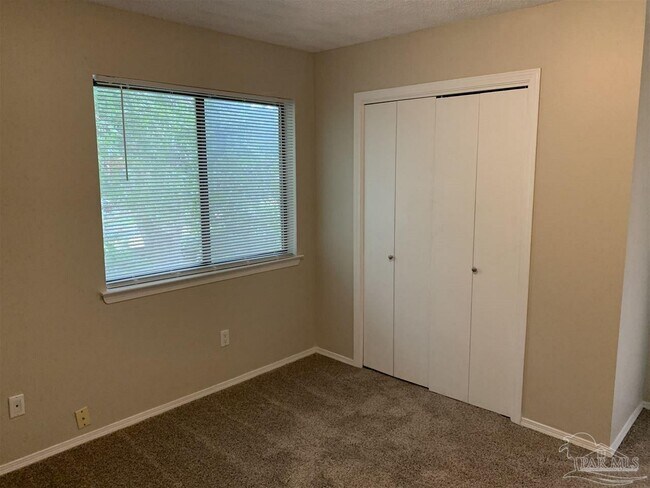 Building Photo - 7226 Dogwood Terrace Dr