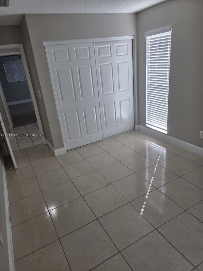 Building Photo - 16813 SW 107th Pl