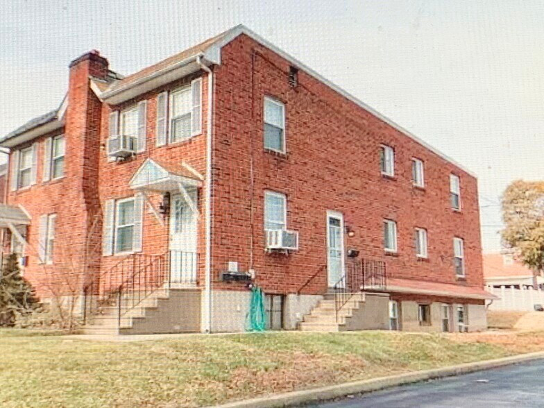 Building Photo - 238 E 11th Ave