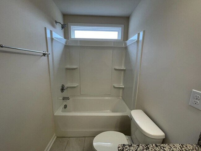 Building Photo - Beautiful 3BR w/ Garage