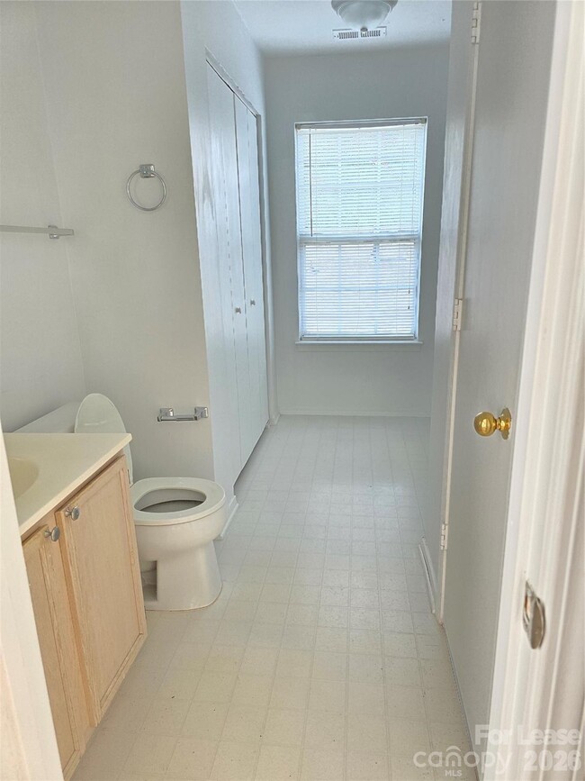 Building Photo - 3073 Parade Ln SW