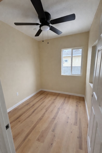 Building Photo - 2132 W 84th Pl