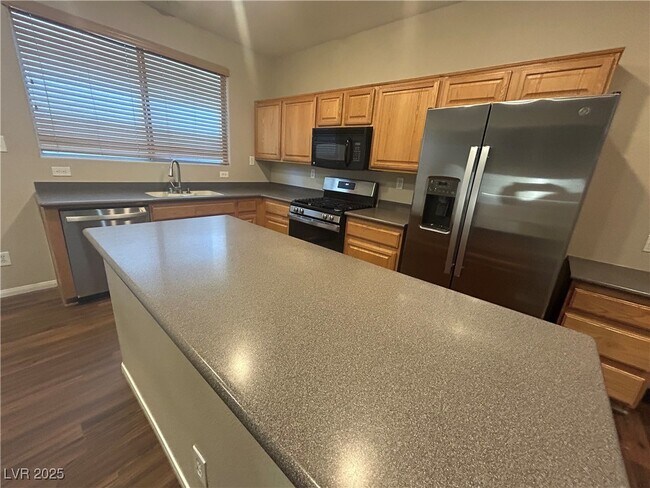 Building Photo - 9527 Crooked Wood Ave