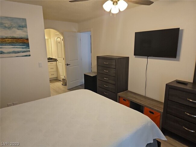 Building Photo - 2200 S Fort Apache Rd