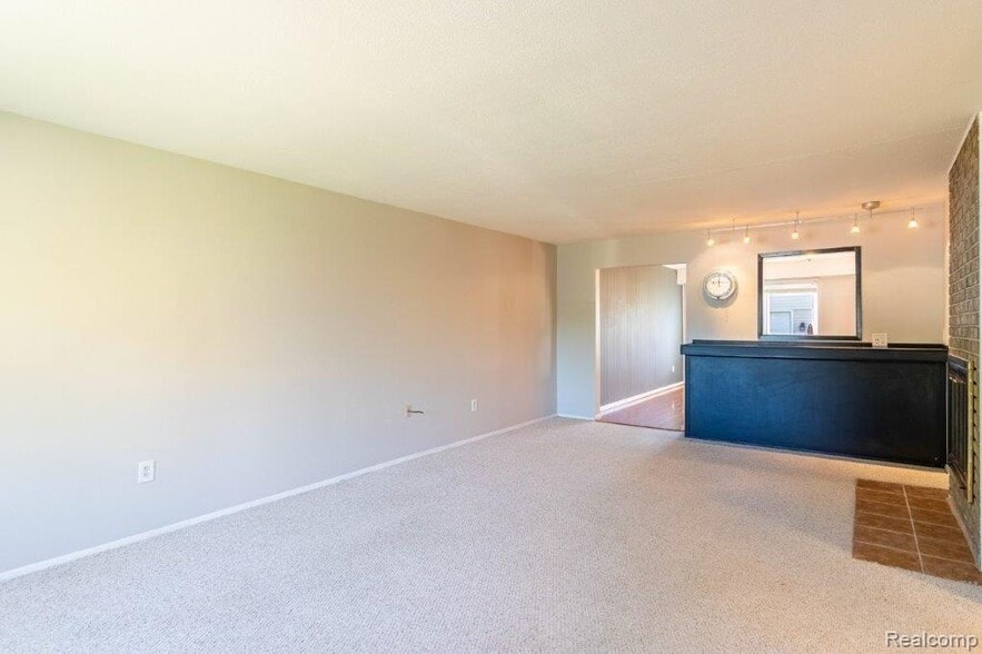 Building Photo - 2202 Isabell Ave