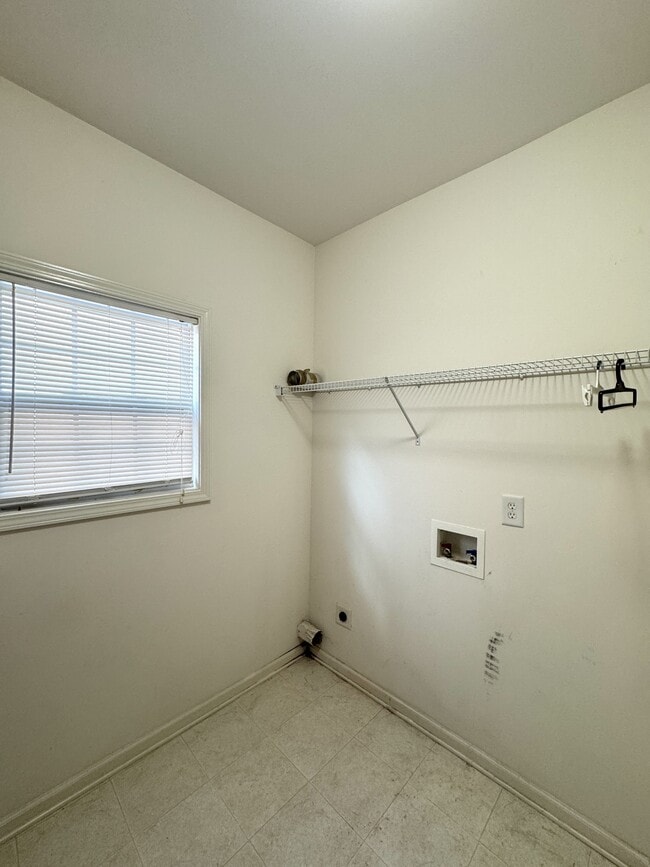 Building Photo - 6314 Mimosa Cir