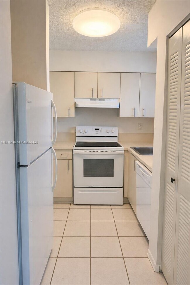 Building Photo - 14930 SW 82nd Terrace