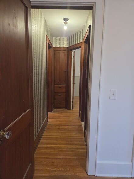 Hallway - 467 Maplewood Ave