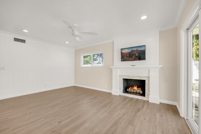 Building Photo - Charming La Habra Corner Lot Home.  4 Bedrooms & 2 Bath