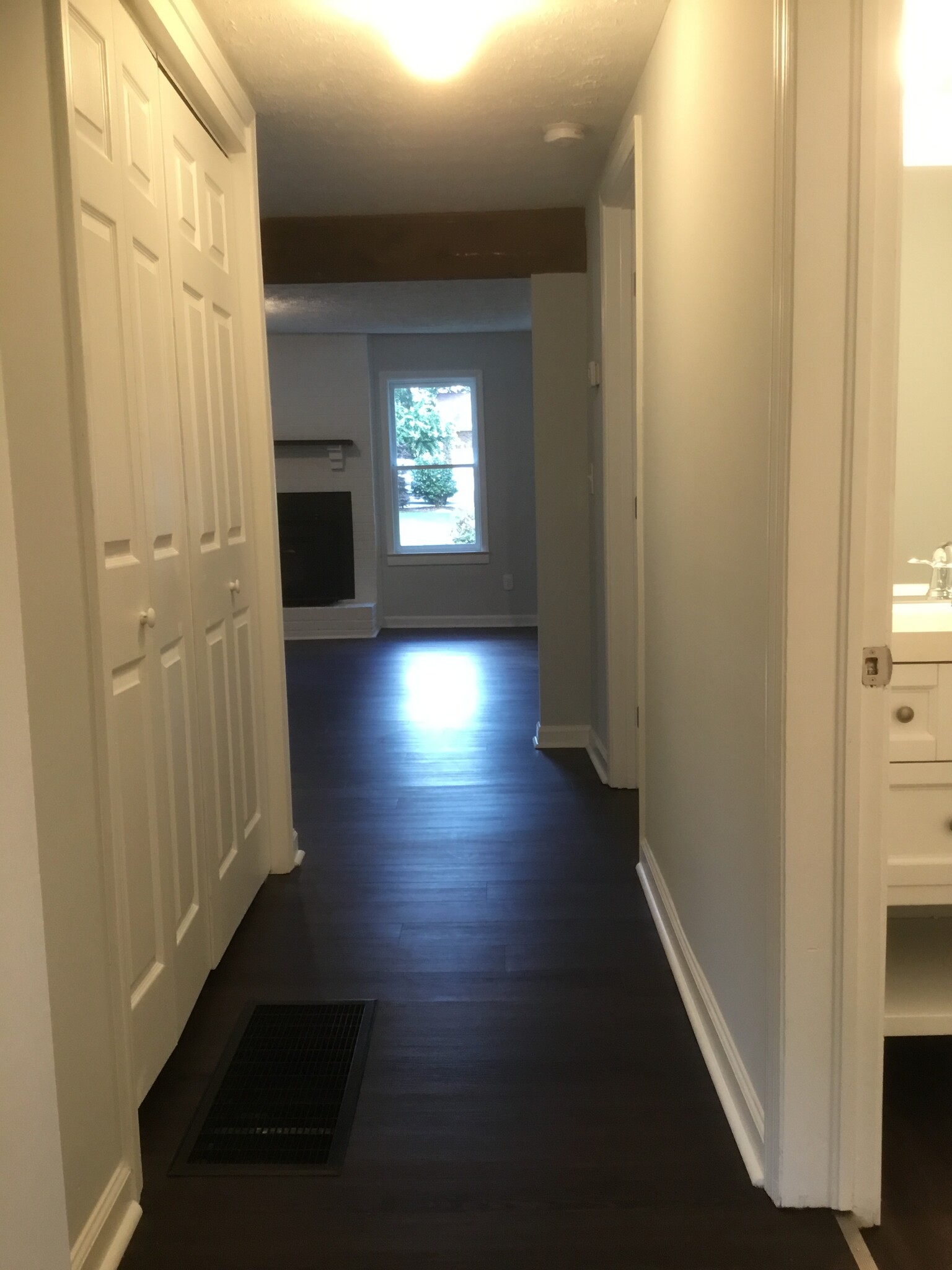 Main hallway - 4801 Hamby Rd