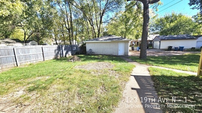 Building Photo - 123 19th Ave N